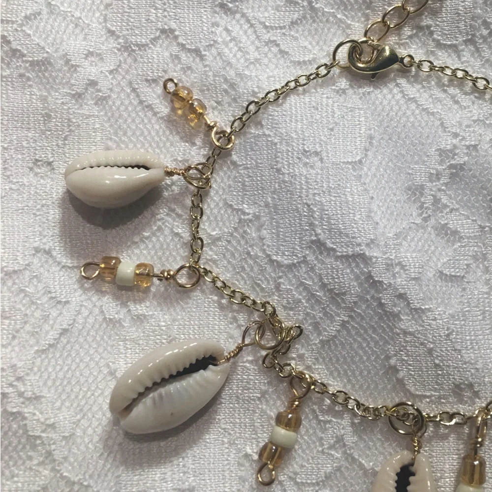 Shell Anklet 🐚 - Picture 2 of 4